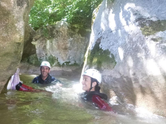  Die Füße auf dem Felsen ausruhen 